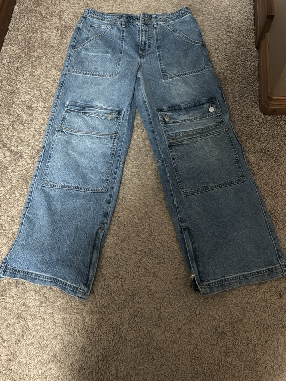 We The Free 90s Style “Under Construction” Utility jeans in Light Blue Denim